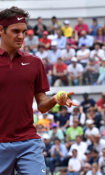 Roger Federer doesn't seem to think he can win the French Open